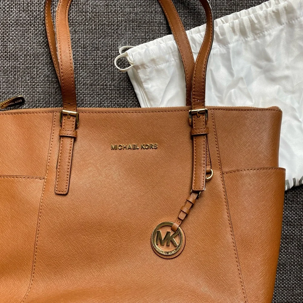 Michael Kors Jet Set Large Crossgrain Leather Top-Zip Tote Bag Purse & Dust Bag